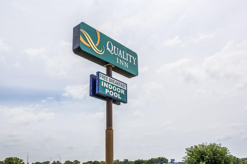 Quality Inn Newton At I-80 Exteriér fotografie