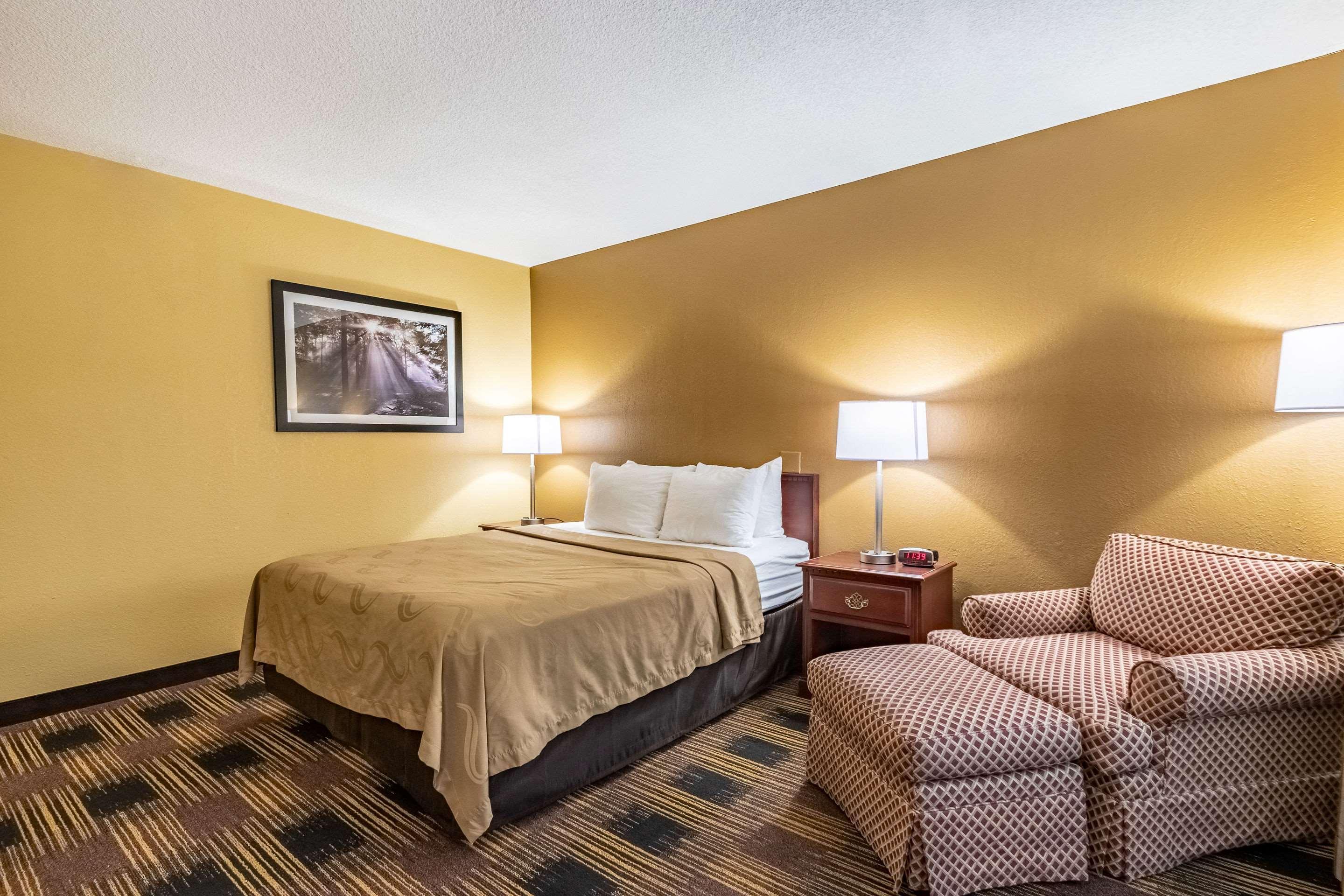 Quality Inn Newton At I-80 Exteriér fotografie