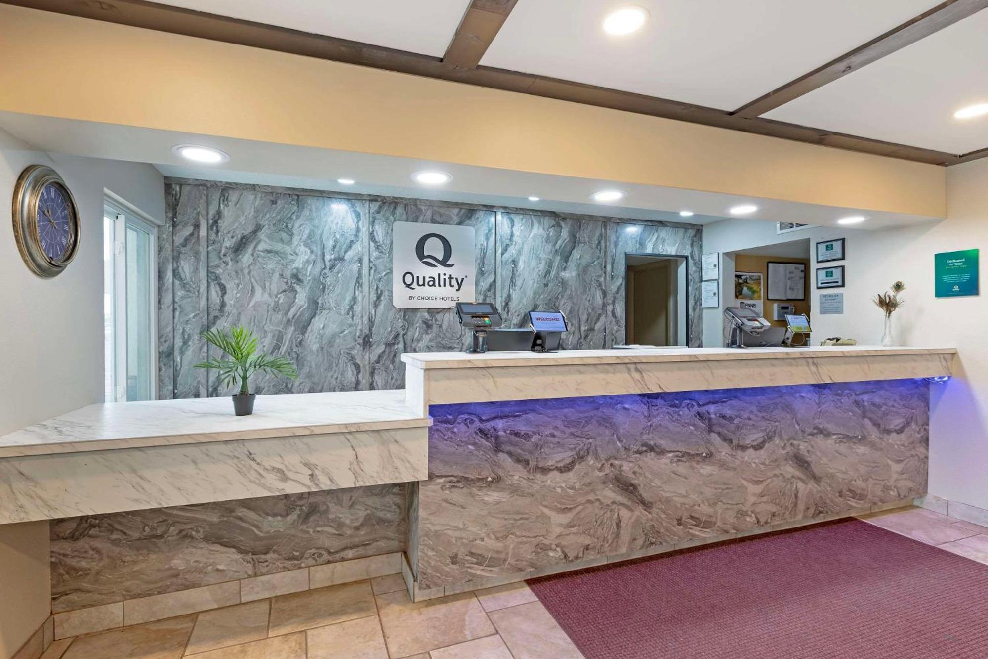 Quality Inn Newton At I-80 Exteriér fotografie