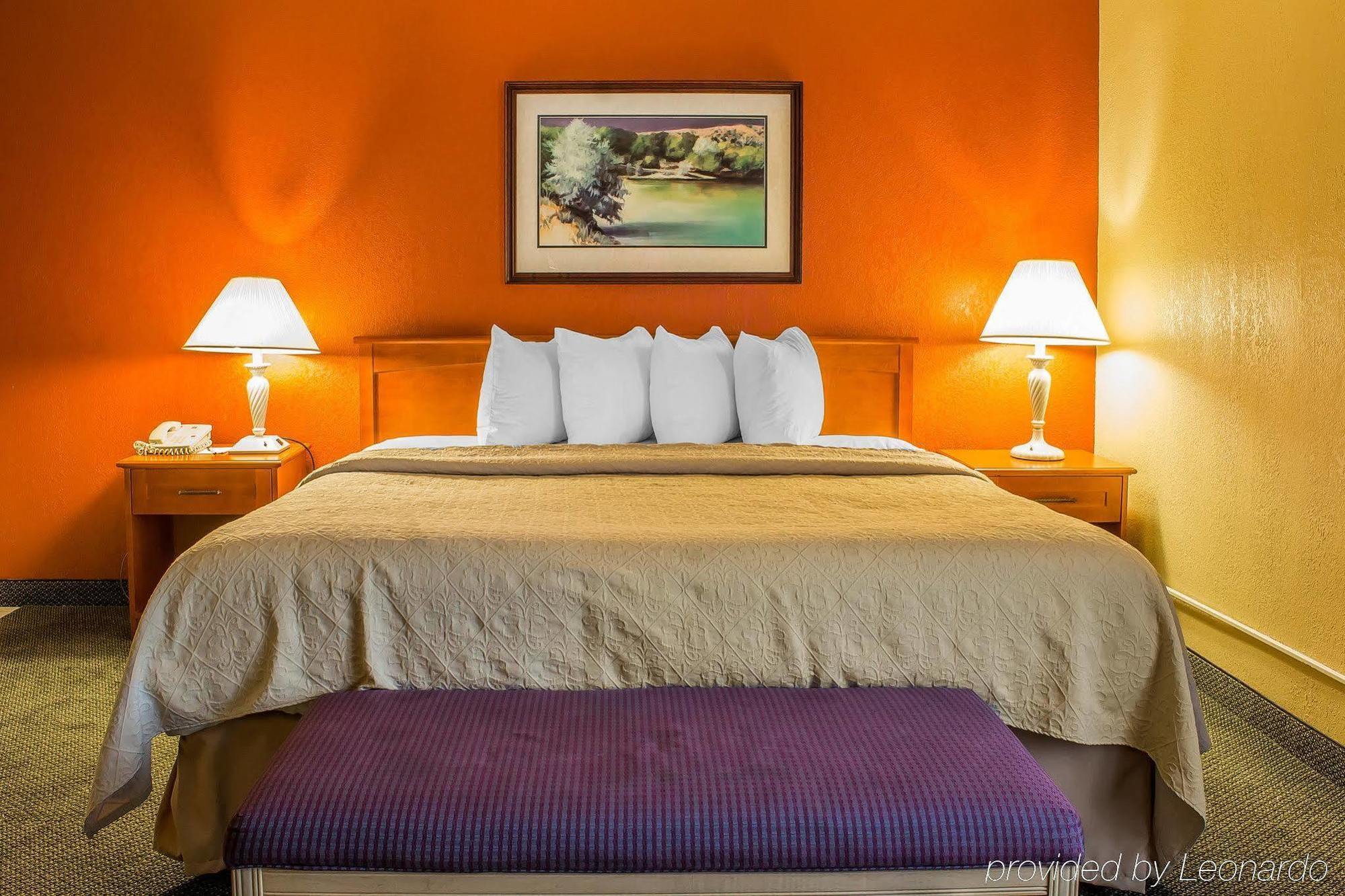 Quality Inn Newton At I-80 Exteriér fotografie